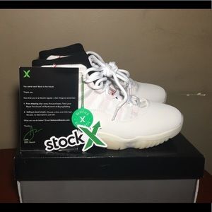 Jordan retro 11 Platinum tint
